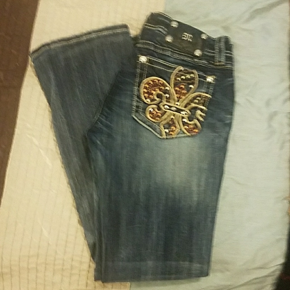 Miss Me Jeans- like new- bought distressed